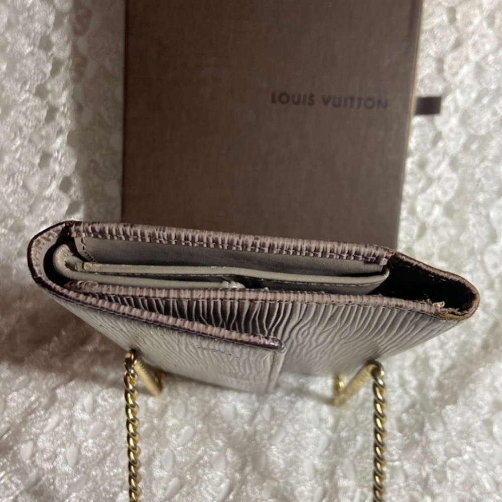 Louis Vuitton Purple Wallet - Picture 7 of 15